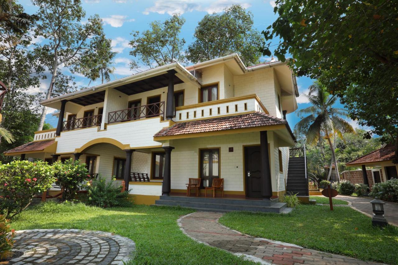 The World Backwaters, Alleppey Кумараком Экстерьер фото