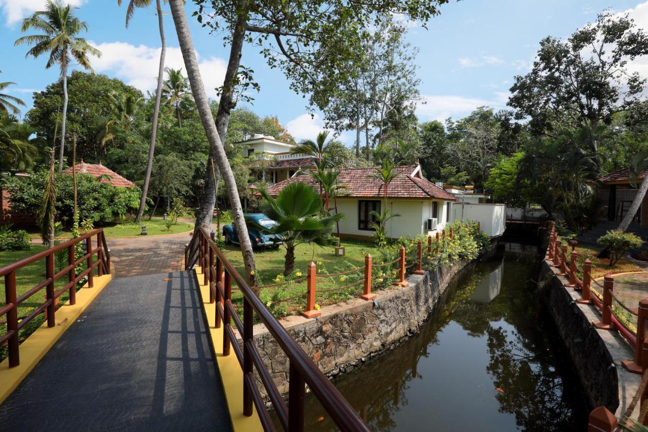 The World Backwaters, Alleppey Кумараком Экстерьер фото