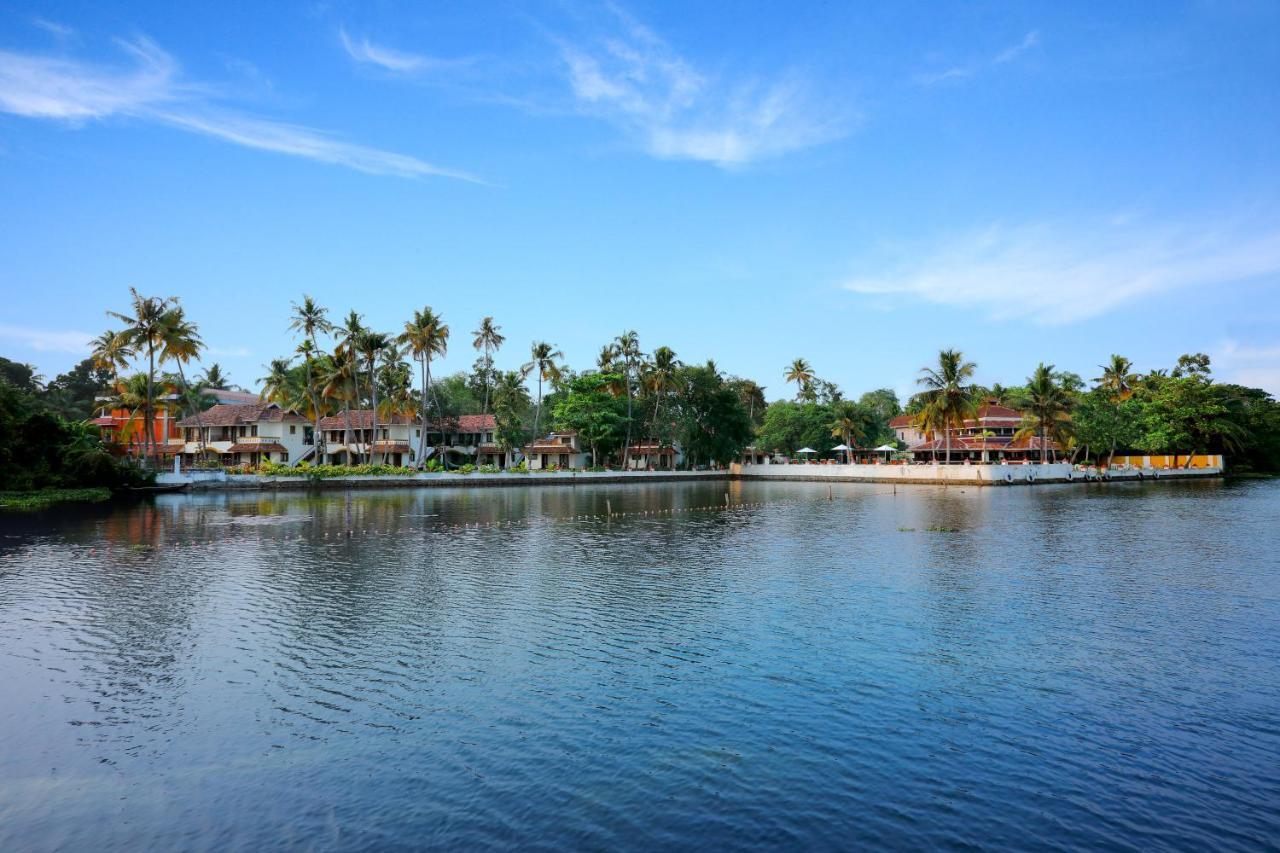 The World Backwaters, Alleppey Кумараком Экстерьер фото