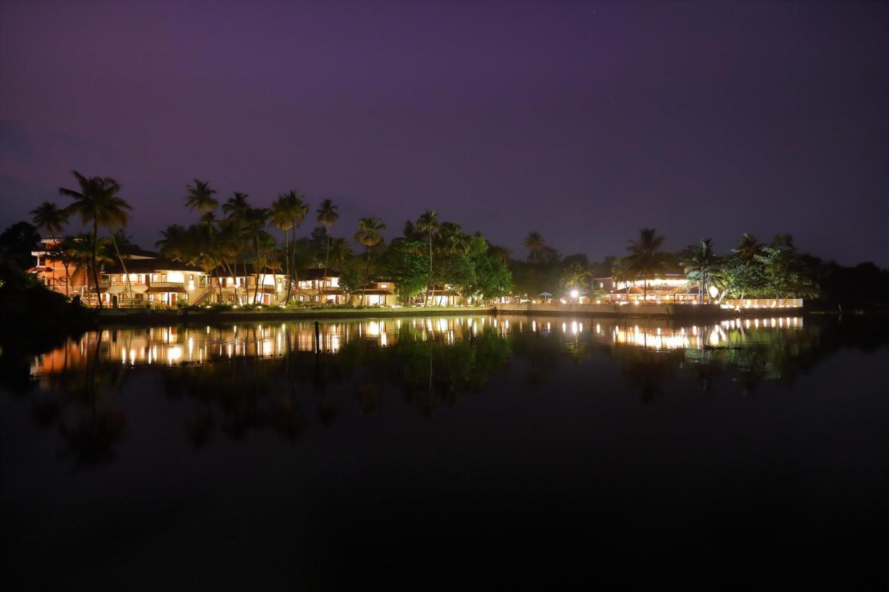 The World Backwaters, Alleppey Кумараком Экстерьер фото