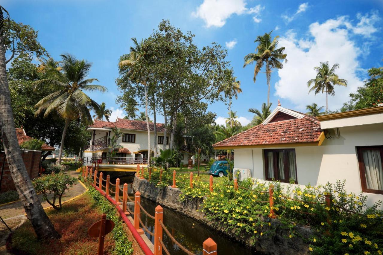 The World Backwaters, Alleppey Кумараком Экстерьер фото