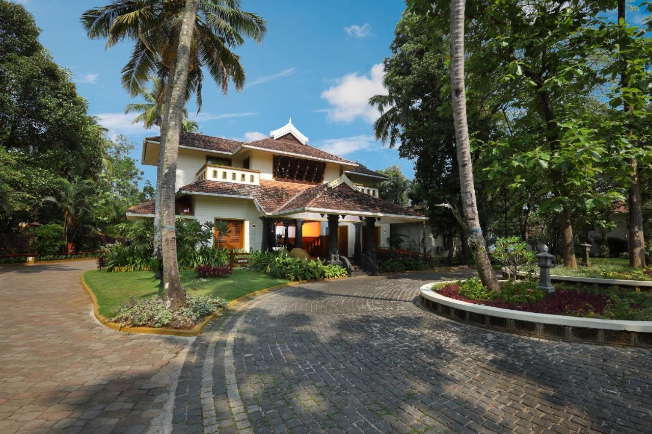 The World Backwaters, Alleppey Кумараком Экстерьер фото