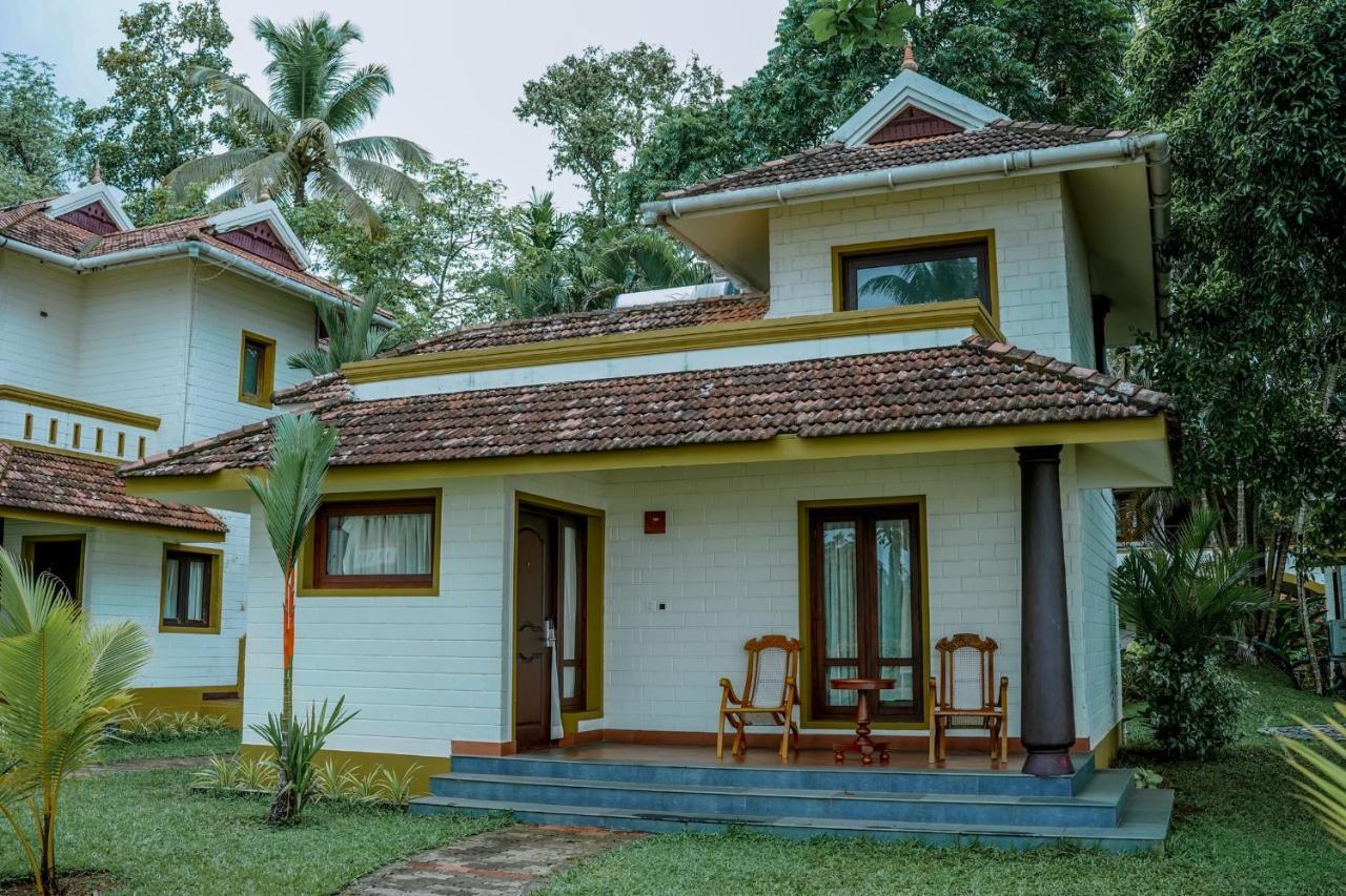 The World Backwaters, Alleppey Кумараком Экстерьер фото