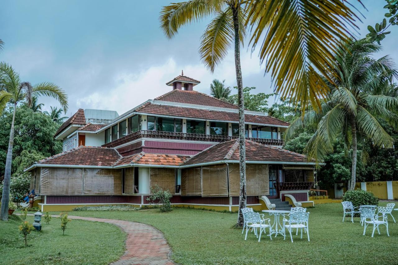 The World Backwaters, Alleppey Кумараком Экстерьер фото