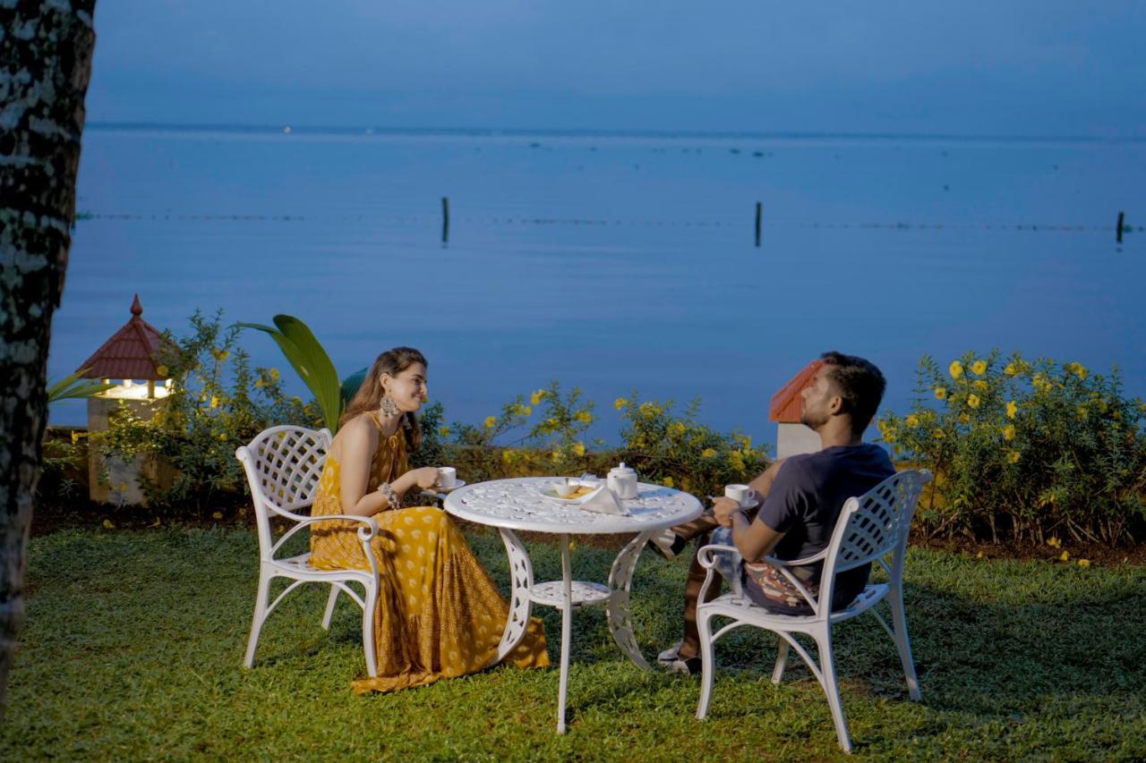 The World Backwaters, Alleppey Кумараком Экстерьер фото