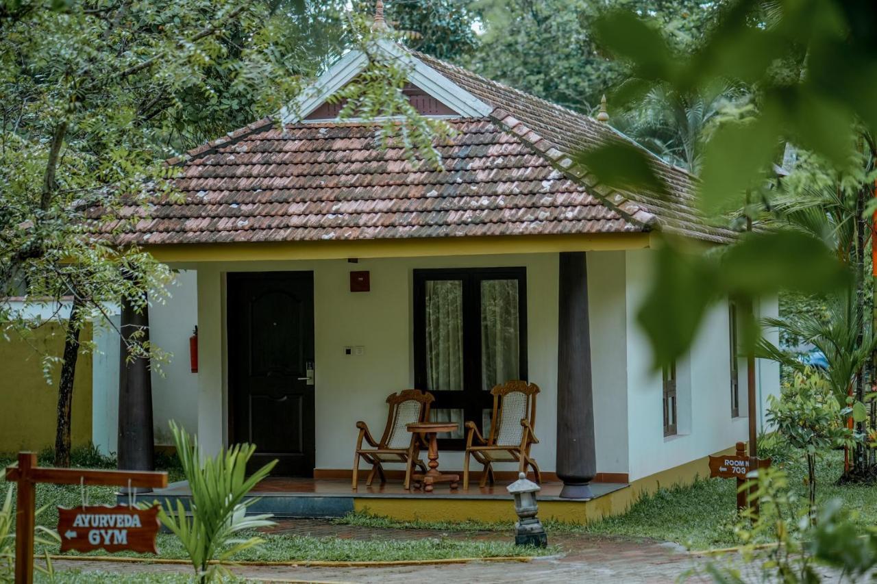 The World Backwaters, Alleppey Кумараком Экстерьер фото
